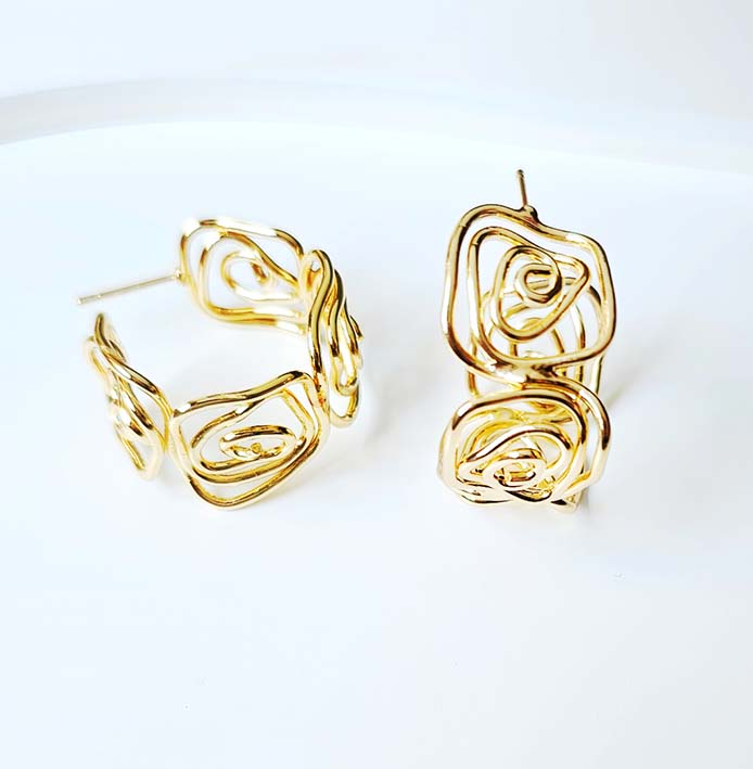 Brinco Meia Argola Spiral Organic